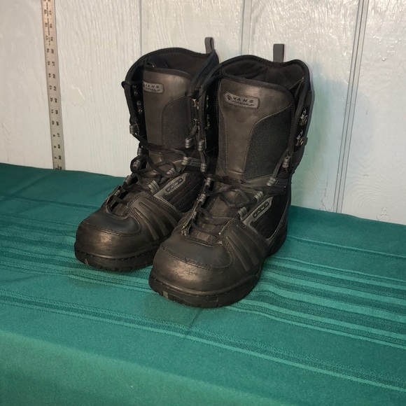 vans snowboard boots size 10